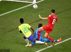 湖人战术调整示好艾顿